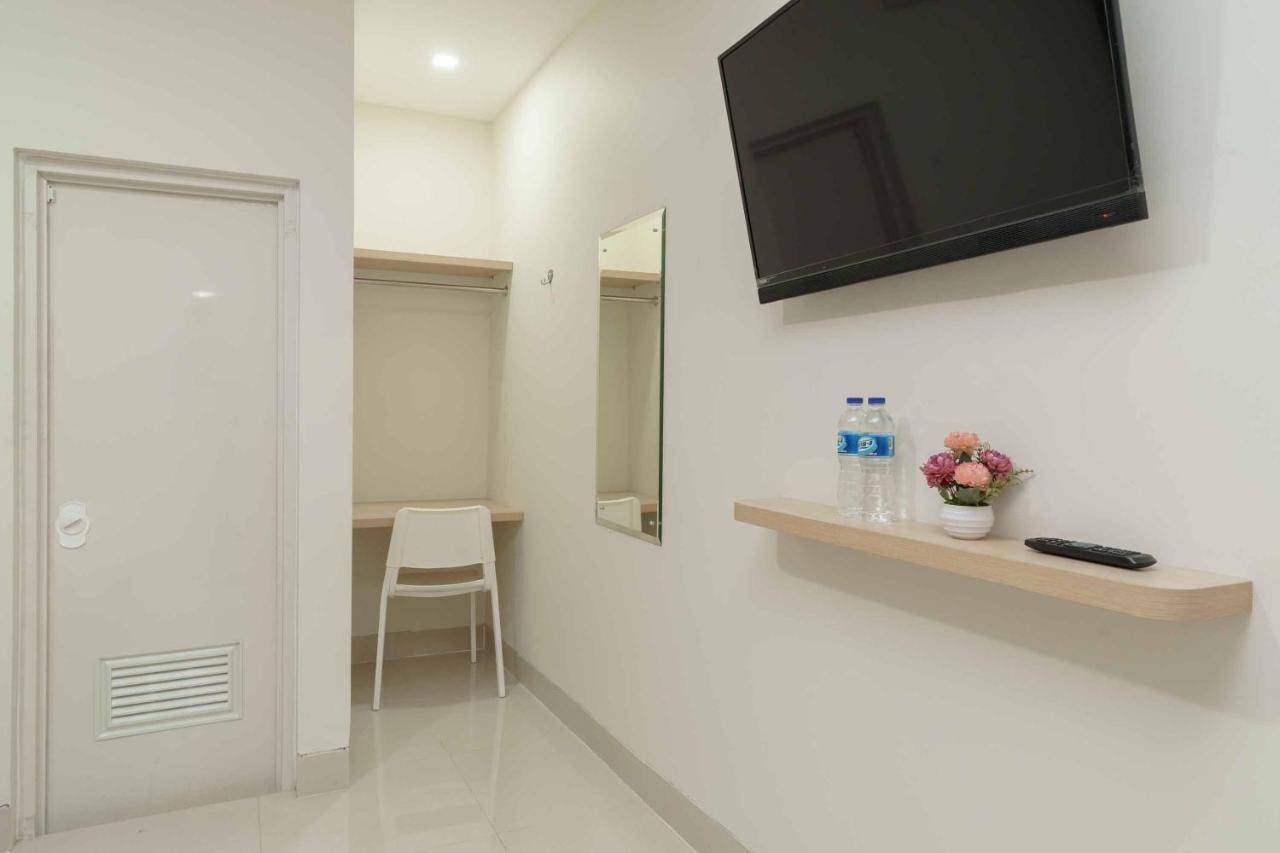 Reddoorz Plus Near Eka Hospital Bsd 5 Dadap エクステリア 写真